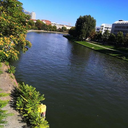 200Qm Loft For Friends And Family - On The Spree! Berlim Exterior foto