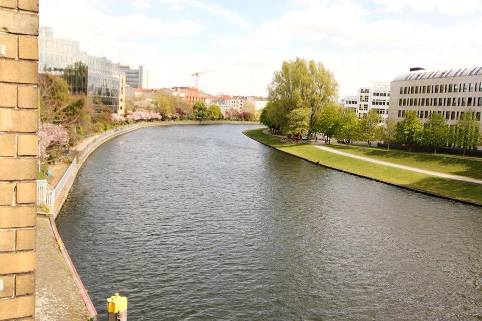 200Qm Loft For Friends And Family - On The Spree! Berlim Exterior foto
